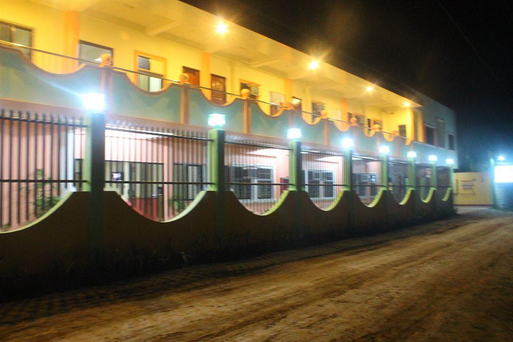 Amerson Pension Place Puerto Princesa Exterior foto